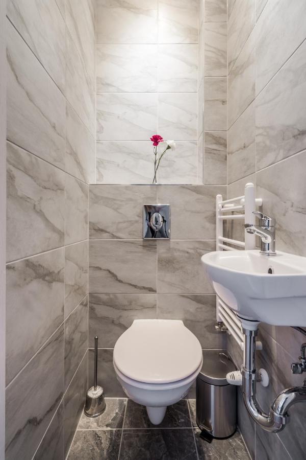 Bpr Sirius Suite With A/C Budapest Eksteriør bilde