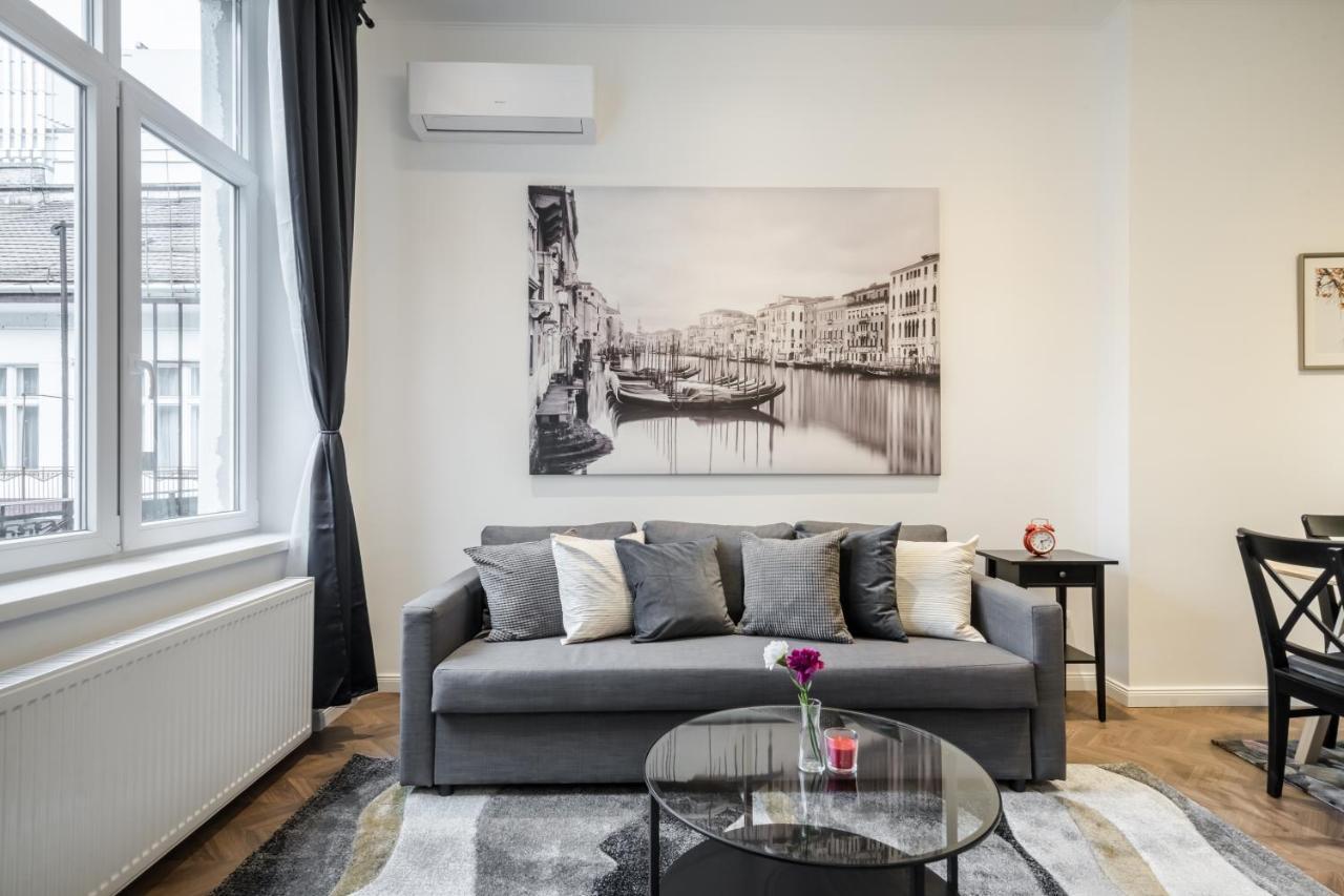 Bpr Sirius Suite With A/C Budapest Eksteriør bilde