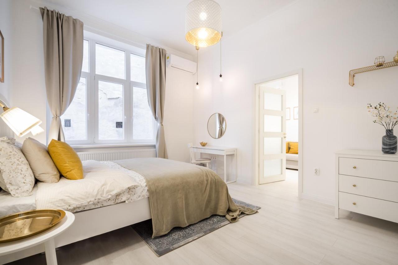 Bpr Sirius Suite With A/C Budapest Eksteriør bilde