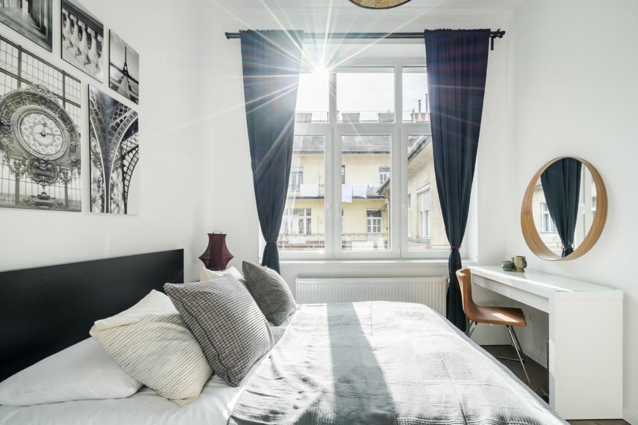 Bpr Sirius Suite With A/C Budapest Eksteriør bilde