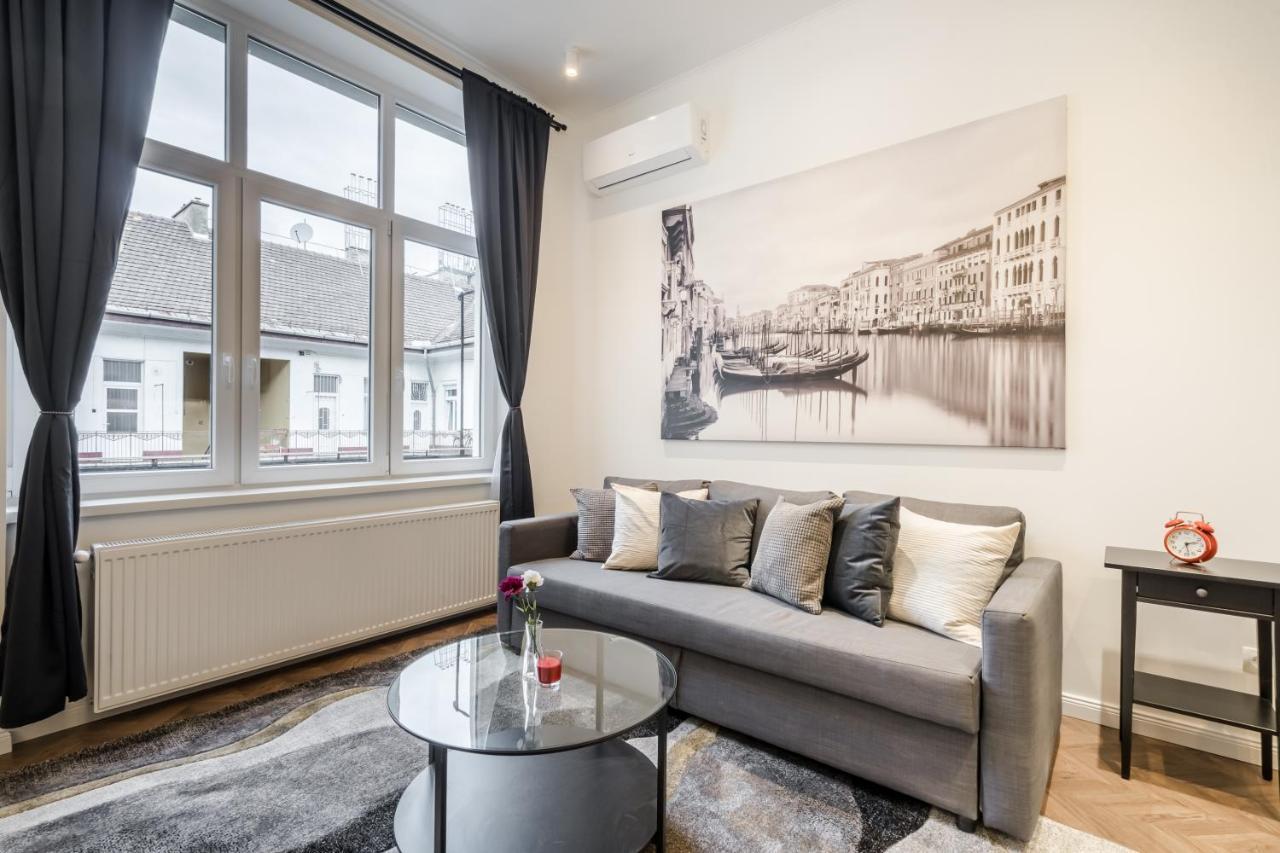 Bpr Sirius Suite With A/C Budapest Eksteriør bilde