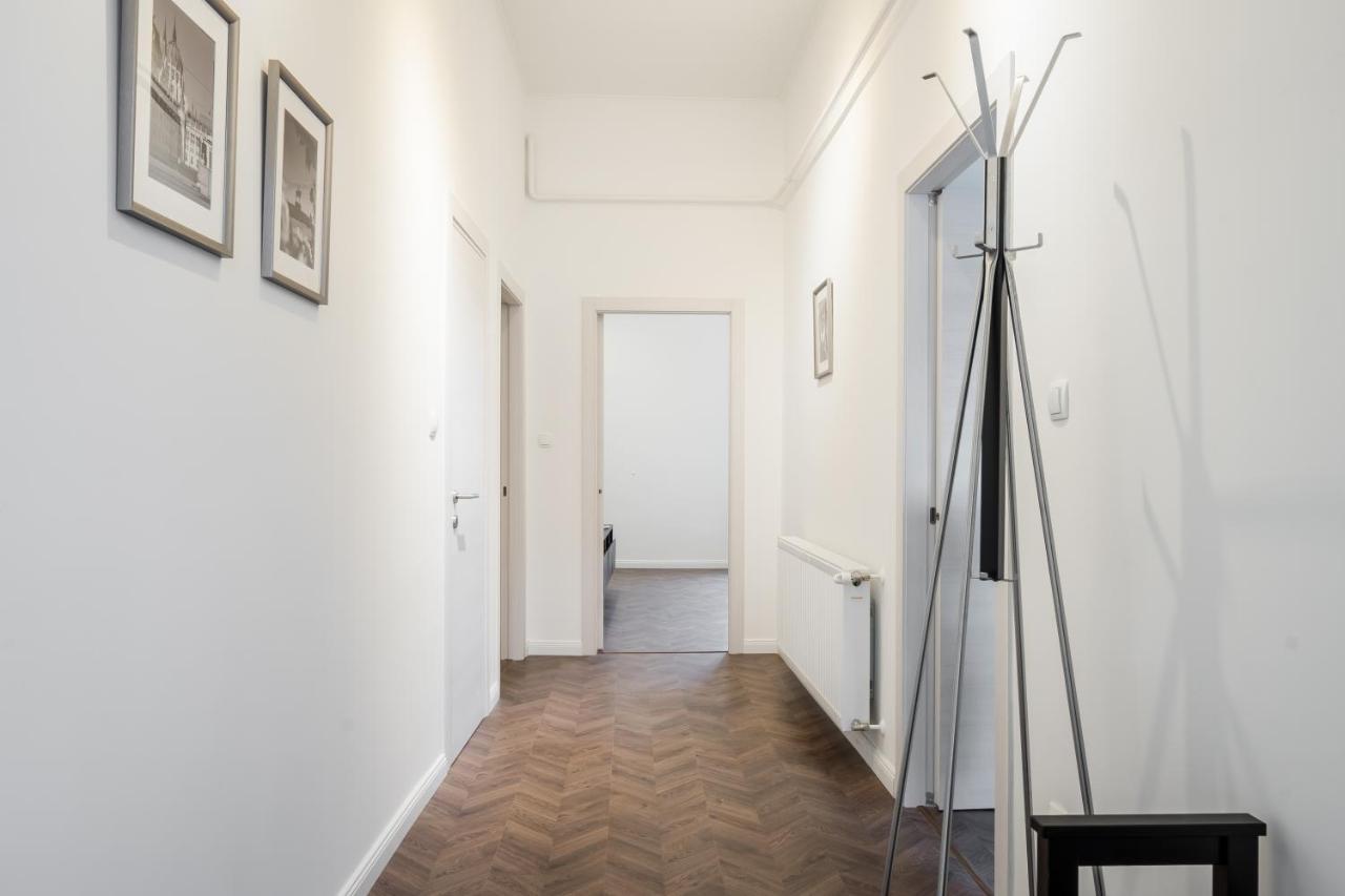 Bpr Sirius Suite With A/C Budapest Eksteriør bilde